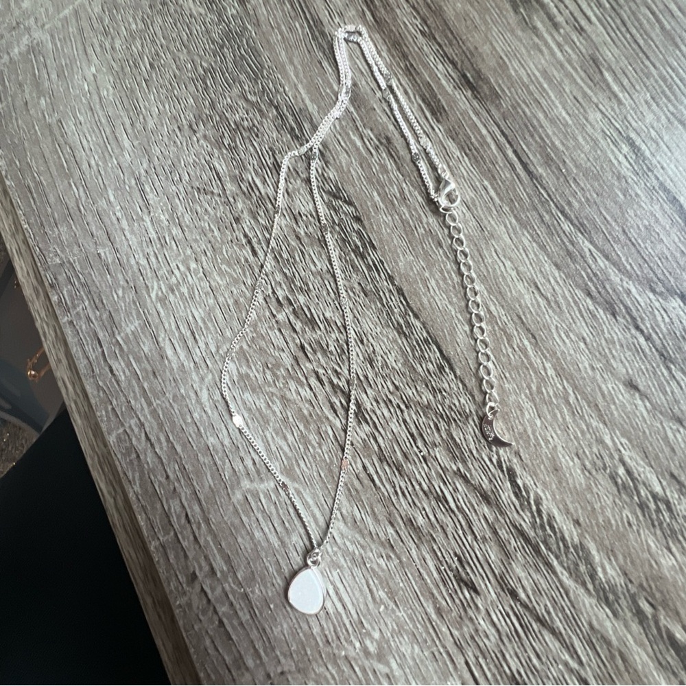 Luna Norte Druzy Quartz Elegant Silver over brass Teardrop Pendant Necklace - Picture 10 of 14